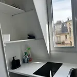 Chambre Au Pied De La Tour Eiffel