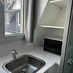 Chambre Au Pied De La Tour Eiffel